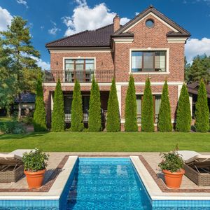 Image post by @rowannewstadtrealestate on Instagram