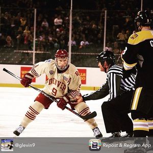 Image post by @du_hockey on Instagram