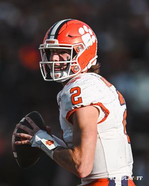 Image post by @CFBPlayoff on Twitter