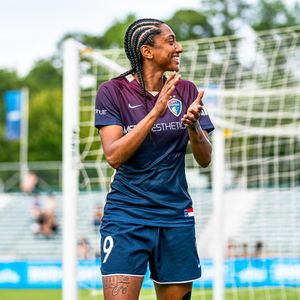 Image post by @kerolinnicoli on Instagram