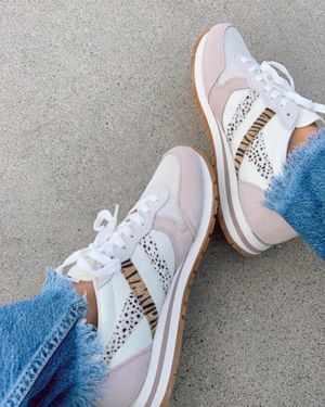 Image post by @dsw on Instagram