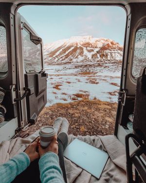 Image post by @belowthesamesun on Instagram