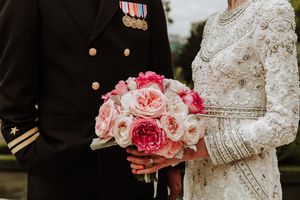 Image post by @thismodernlovephoto on Instagram