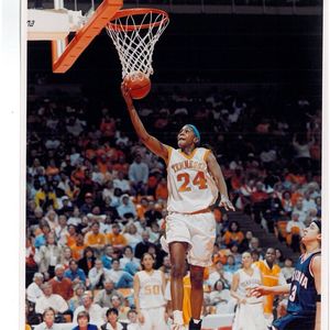 Image post by @ladyvol_hoops on Instagram