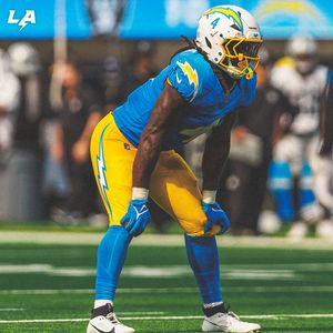 Image post by @chargers on Twitter