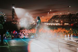 Image post by @fallinginreverse on Instagram