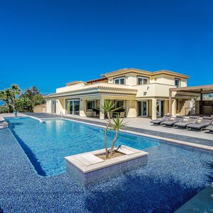 Image post by @christiesrealestate on Instagram