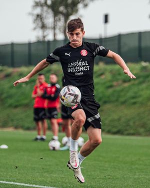 Image post by @gironafc on Instagram
