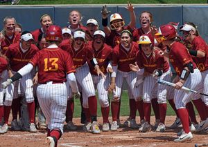Image post by @iowastatesoftball on Instagram