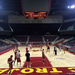 Image post by @uscmensvolley on Instagram