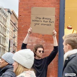 Image post by @drinkmomwater on Instagram