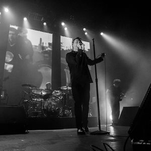 Image post by @thewarfield on Instagram