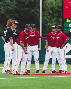 Image post by @uhcougarbb on Instagram