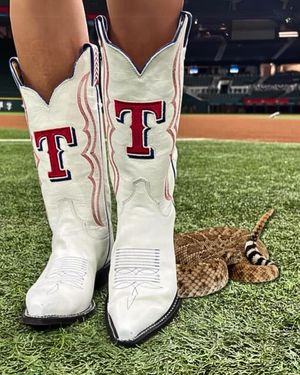 Image post by @justinboots_ on Instagram