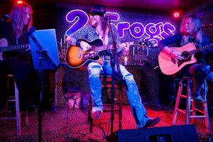 Image post by @itsphilipshouse on Instagram