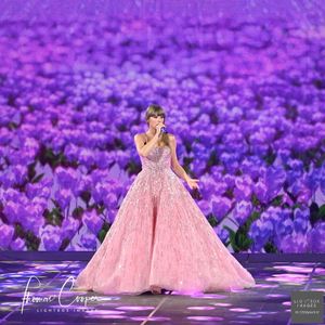 Image post by @lightboximages on Instagram