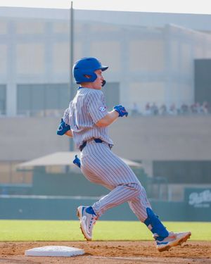 Image post by @GatorsBB on Twitter