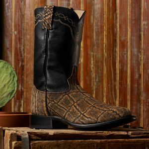 Image post by @tonylamaboots on Instagram