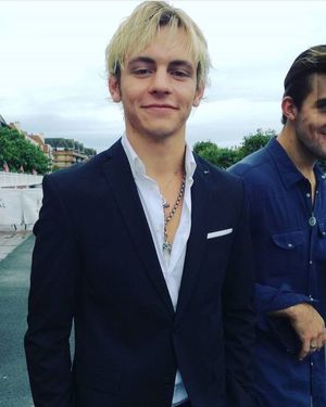 Image post by @ross_lynch on Instagram
