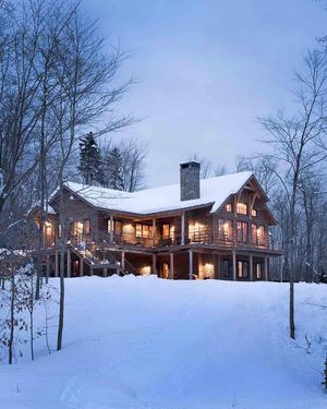 Image post by @themainemag on Instagram