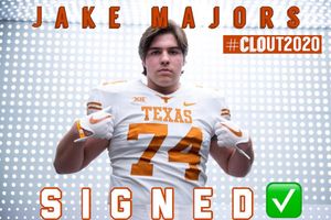 Image post by @texasfootballnation on Instagram