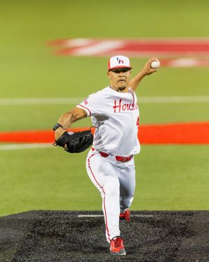Image post by @uhcougarbb on Instagram