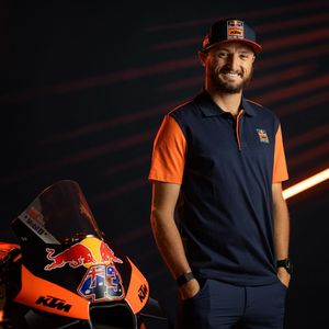 Image post by @redbullshop on Instagram