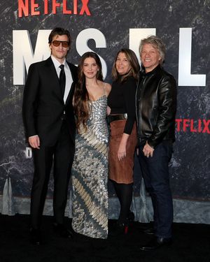 Image post by @enews on Instagram