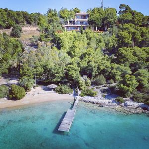 Image post by @christiesrealestate on Instagram