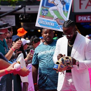 Image post by @raysbeisbol on Instagram