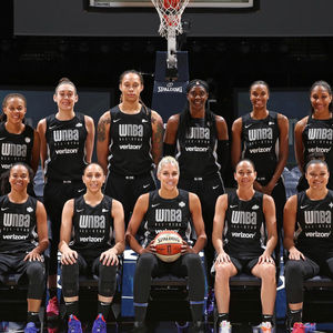 Image post by @de11edonne on Instagram
