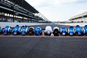 Image post by @TeamHendrick on Twitter
