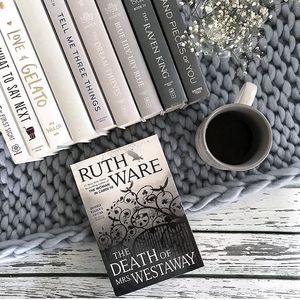 Image post by @gallerybooks on Instagram