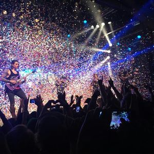 Image post by @fallinginreverse on Instagram