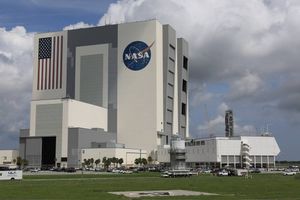 Image post by @nasaartemis on Instagram