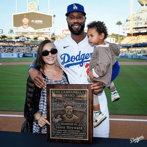 Image post by @losdodgers on Instagram