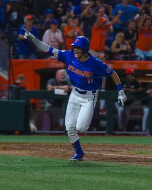 Image post by @GatorsBB on Twitter