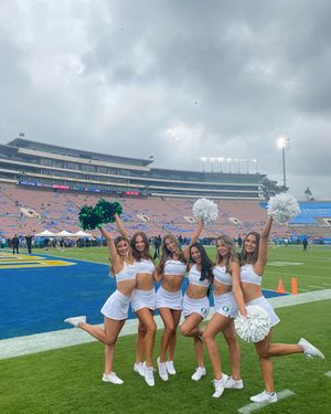 Image post by @oregoncheer on Instagram