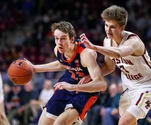 Image post by @uvamenshoops on Instagram