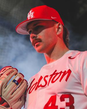 Image post by @uhcougarbb on Instagram
