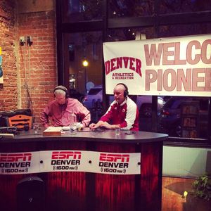 Image post by @du_hockey on Instagram