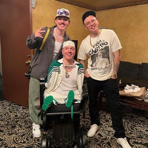 Image post by @lookmomnohands on Instagram