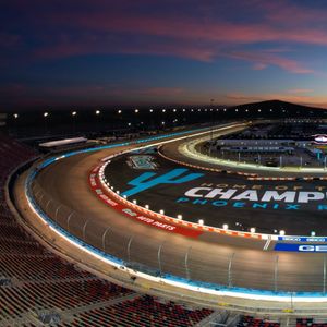 Image post by @phoenixraceway on Instagram