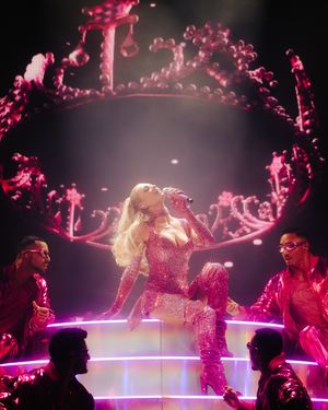 Image post by @parishilton on Instagram