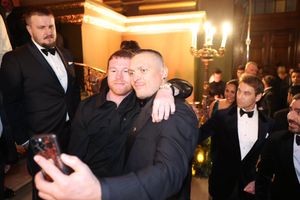 Image post by @MatchroomBoxing on Twitter
