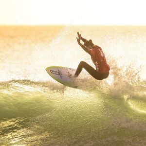 Image post by @wsl.qs on Instagram