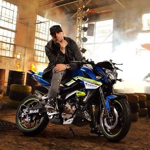Image post by @nickyjam on Instagram