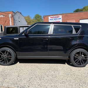 Image post by @tricktrucks1 on Instagram