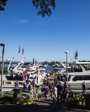 Image post by @uw_football on Instagram