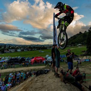 Image post by @foxmtb on Instagram